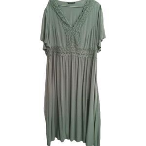 Boomchic Green Sz 22 Maxi Dress Swiss-Dot pattern with Crochet Lace At Neckline